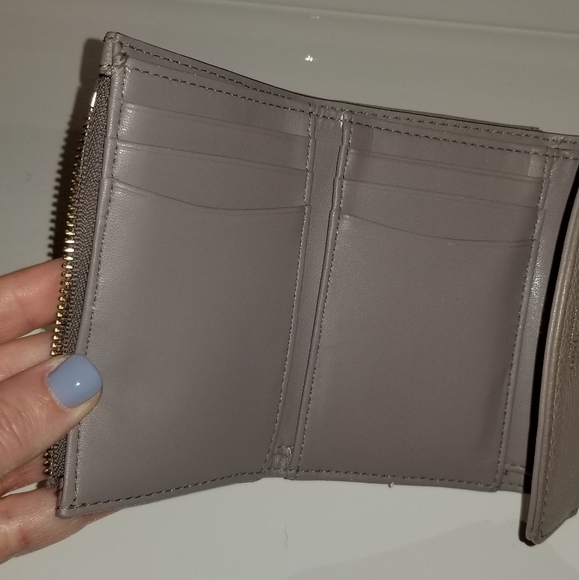 kate spade Handbags - 🙌Gray Kate Spade wallet